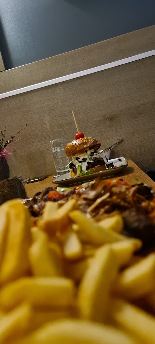 Restaurant Irem - Döner & Pizzeria-10